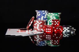Studio produksi Dream Gaming dengan kamera multi-angle dan dealer profesional